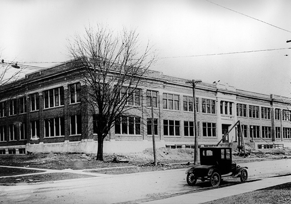 New building of the Faculty of Medicine in 1921