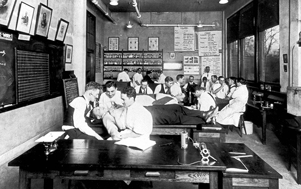Students in lab ottaway South Street building