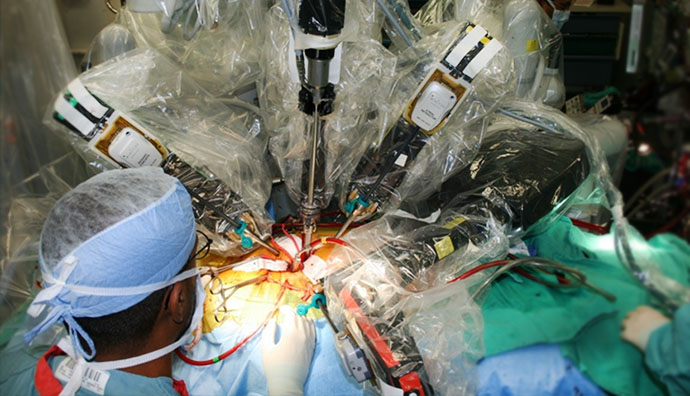 Robotic surgerty using daVinci robot