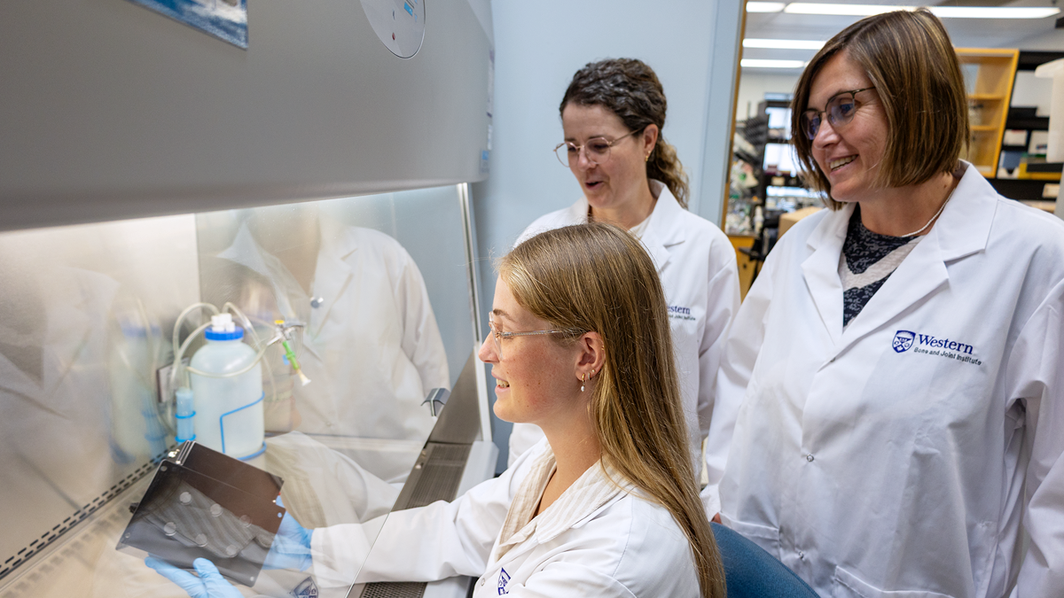 Interdisciplinary team develops solutions for chronic back pain