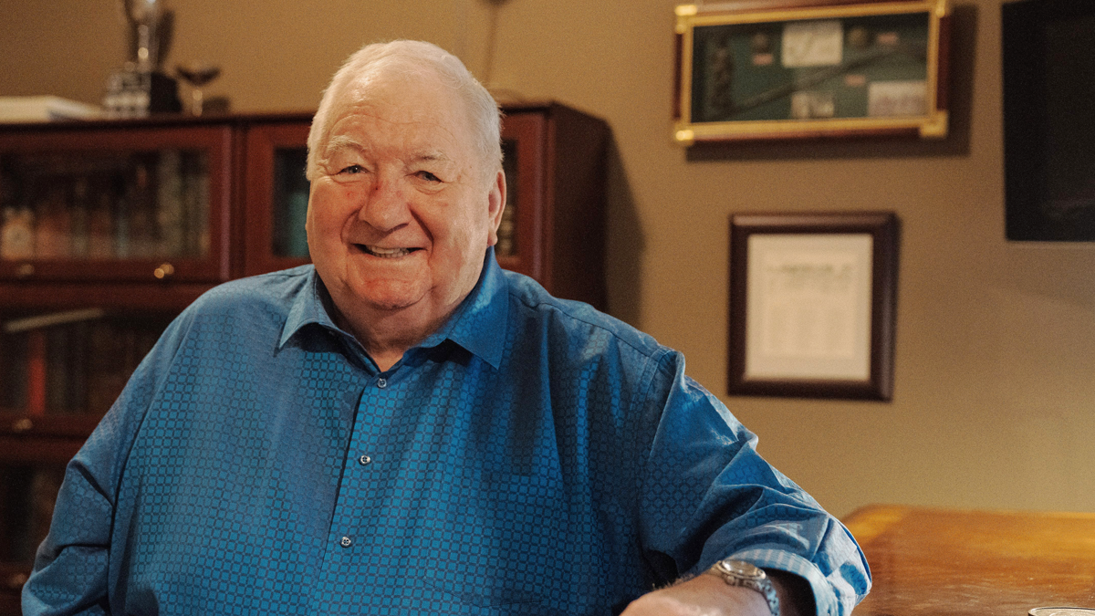 Dr. Robert M. Lindsay