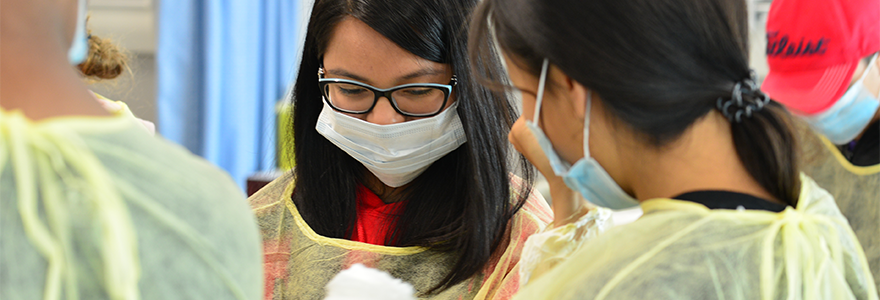 Students wearing masks (Discovery Healthcare Program)