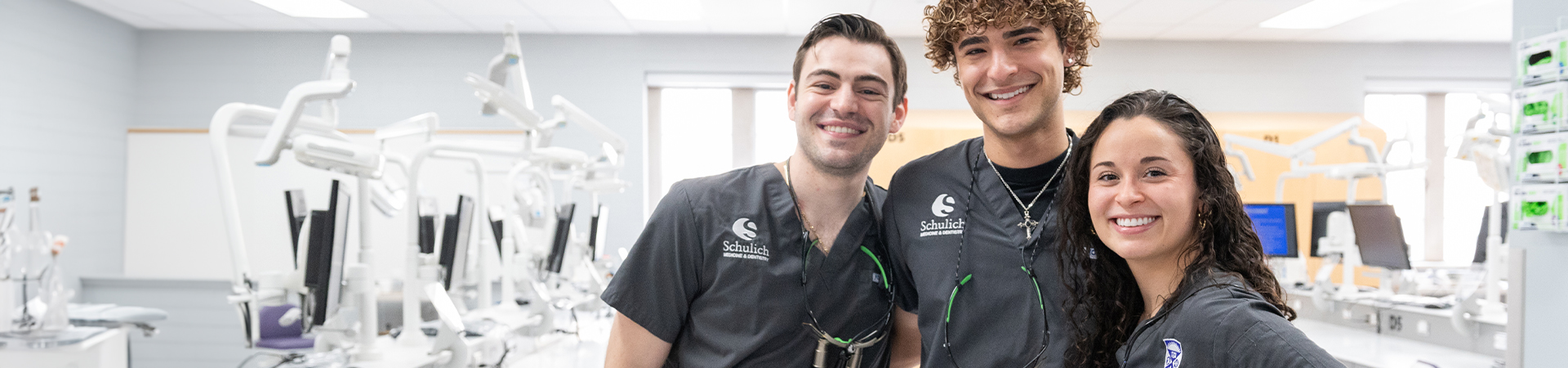 3 dental students in sim clinic