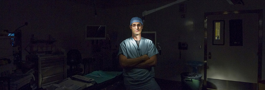 Dr. Leigh Sowerby standing in the OR.