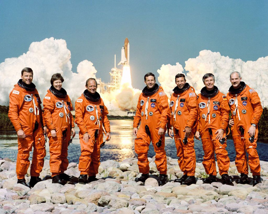012022_Bondar_STS-42-mission-crew.jpg